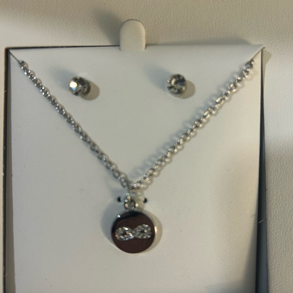 L & Co. Timepieces Elegant Watch & Jewelry Set - Picture 4 of 8